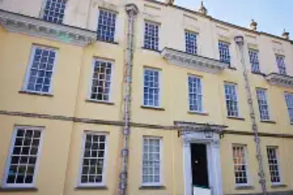 Gallery Item 1 for Plas Llanelly House