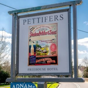 Gallery Item 4 for Pettifers Hotel