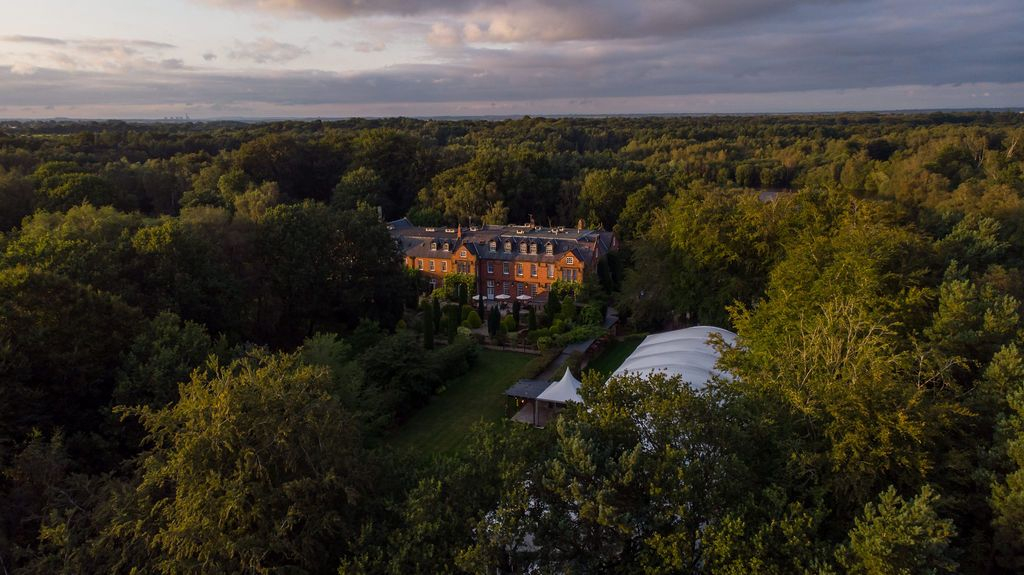 Gallery Item 37 for Nunsmere Hall