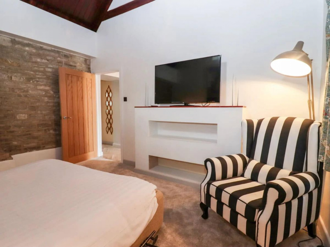 Gallery Item 4 for Pettifers Hotel