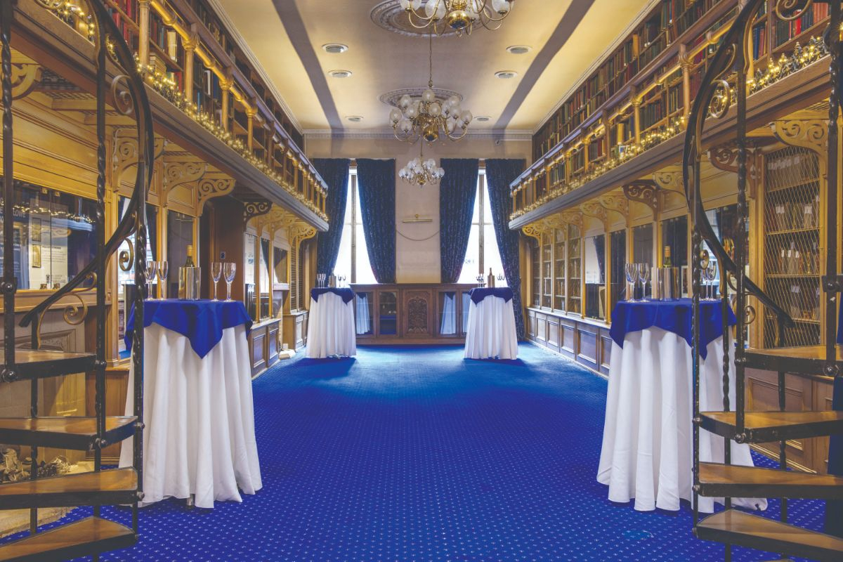 Gallery Item 4 for 1599 at the Royal College