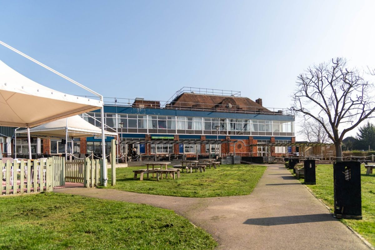 Embrie Court Imber Court - Venue in East Molesey | Spot Meetings