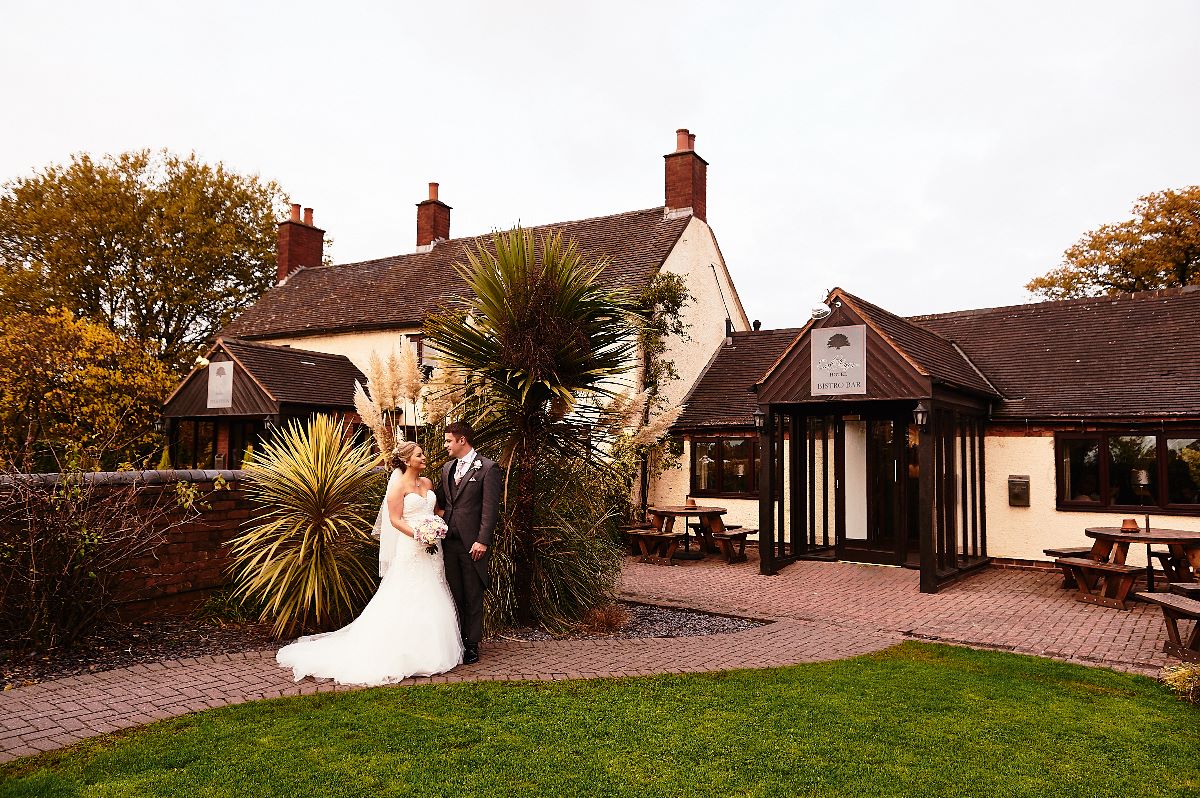 Gallery Item 1 for Oak Farm Hotel