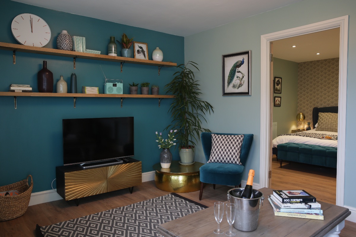Gallery Item 3 for Shearsby Bath