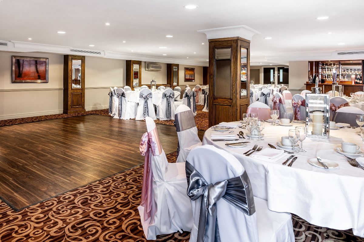 Gallery Item 4 for Pinewood Hotel