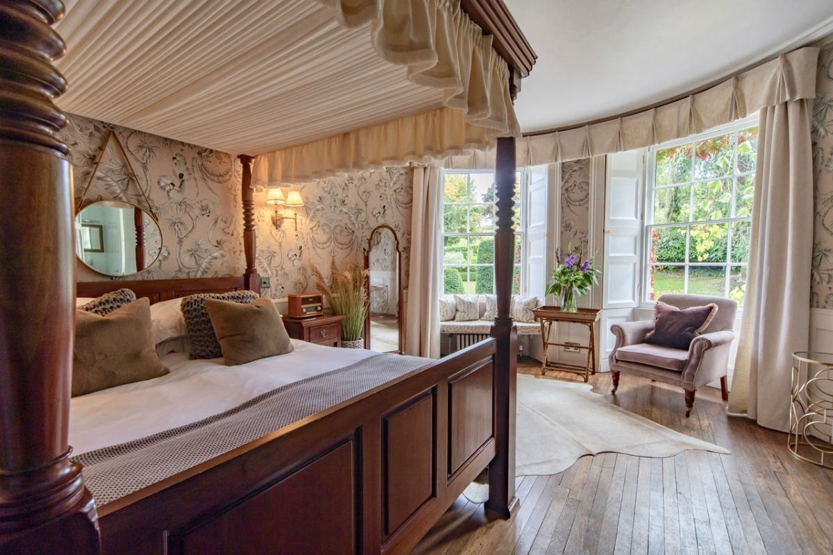 Gallery Item 2 for Burleigh Court Cotswolds