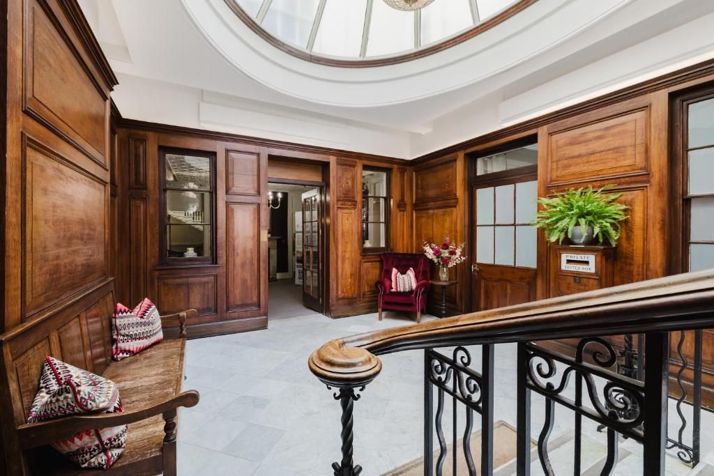 Gallery Item 3 for The Winchester Royal Hotel