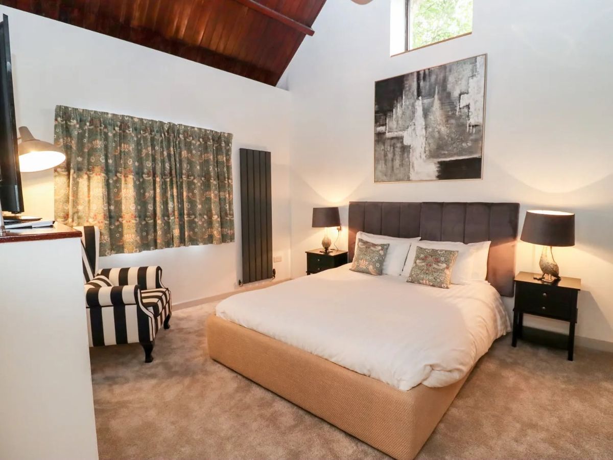 Gallery Item 6 for Pettifers Hotel